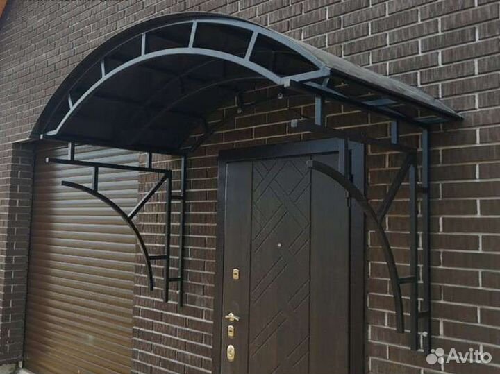 Козырек на дверью