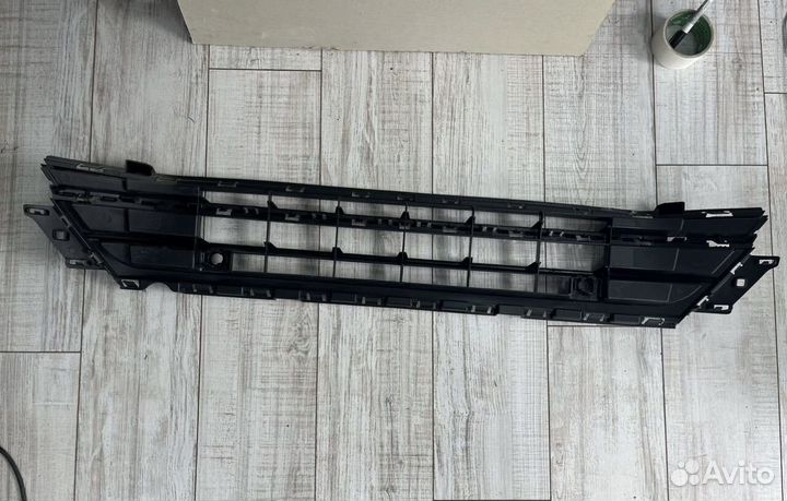 Решетка радиатора vw jetta 5с6853671р