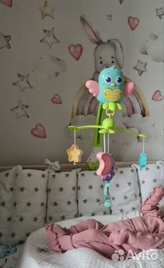 Мобиль на кроватку с игрушками