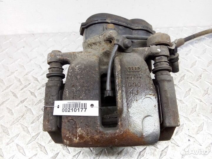 Суппорт задний правый Audi Allroad C7