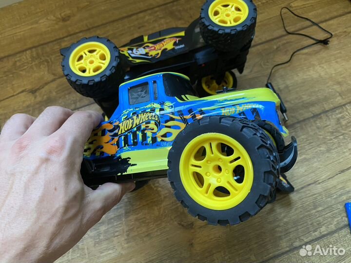 Машина на радиоуправлении HotWheels 2 шт