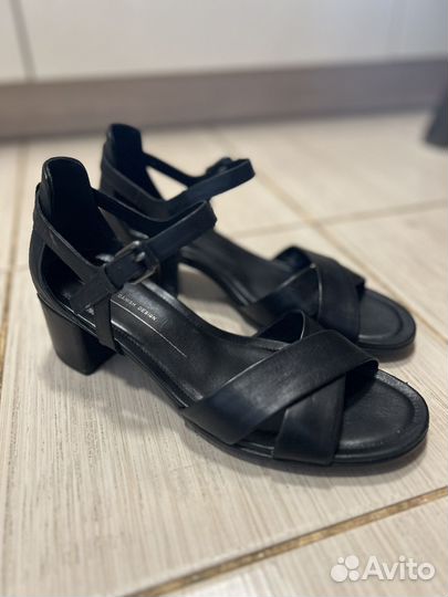 Босоножки ecco 38 рр