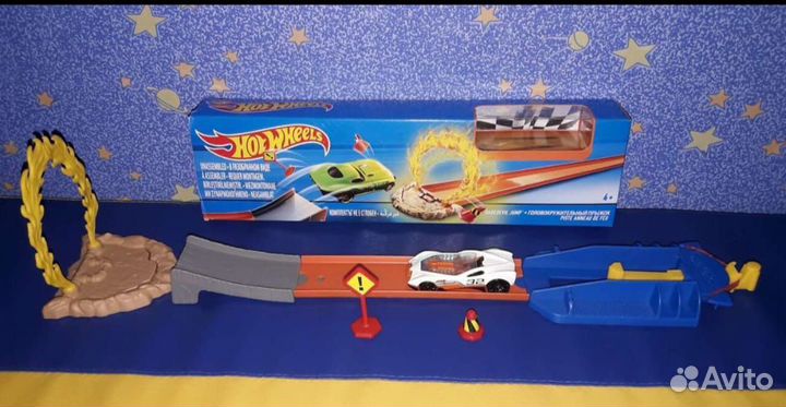 Игровой набор Hot Wheels головокружительный прыжок
