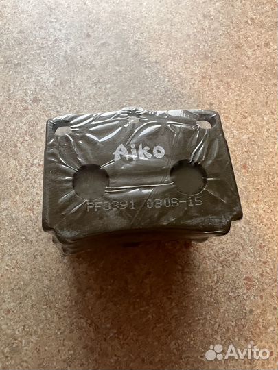 Новые тормозные колодки Mitsubishi MR389575