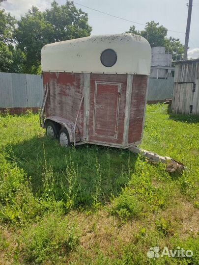 Прицеп коневоз