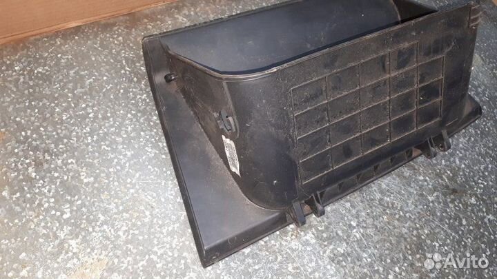 Бардачок Kia Cerato TD G4FC 2010