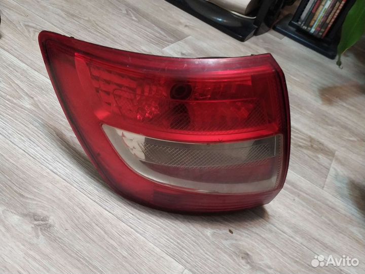 Фара задняя левая granta