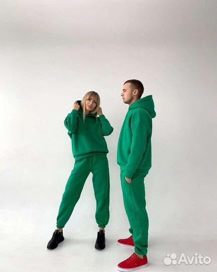 Парные спортивные костюмы