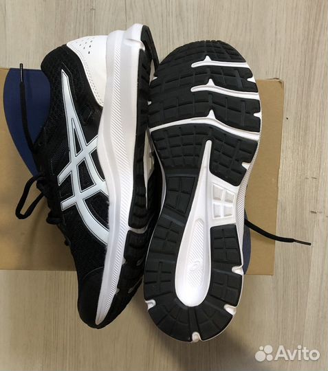 Кроссовки asics новые