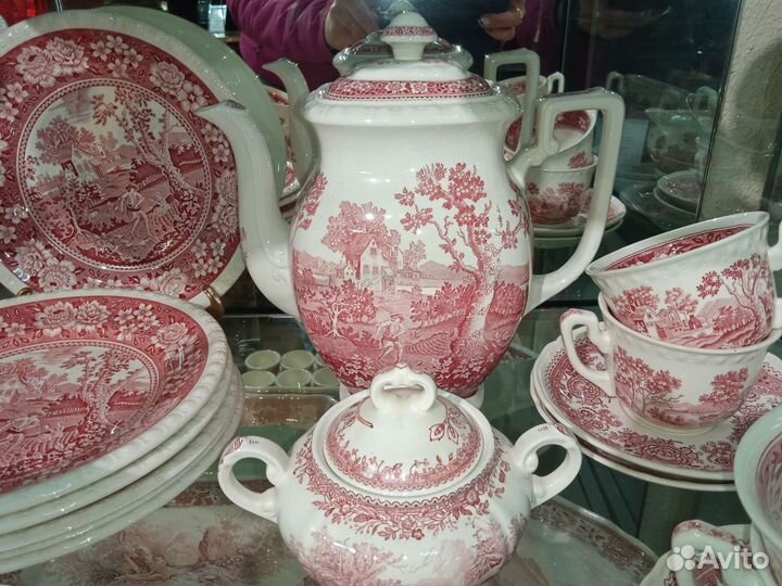 Чайные и столовые сервизы 