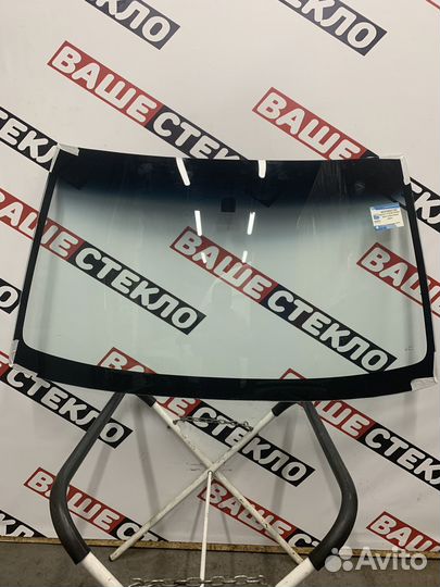 Лобовое стекло Subaru Forester 1