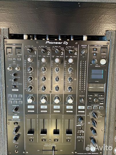 Pioneer CDJ 2000 nexus 2 + Pioneer DJM 900 nexus 2