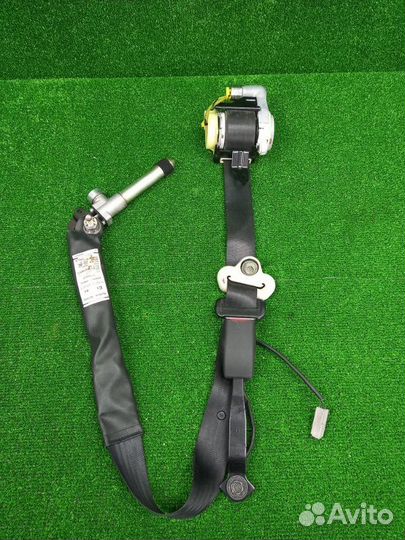 Ремень безопасности передний правый Mazda Mazda3