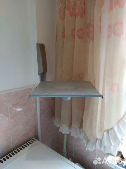 Подставка настенная для телевизора/кронштейн