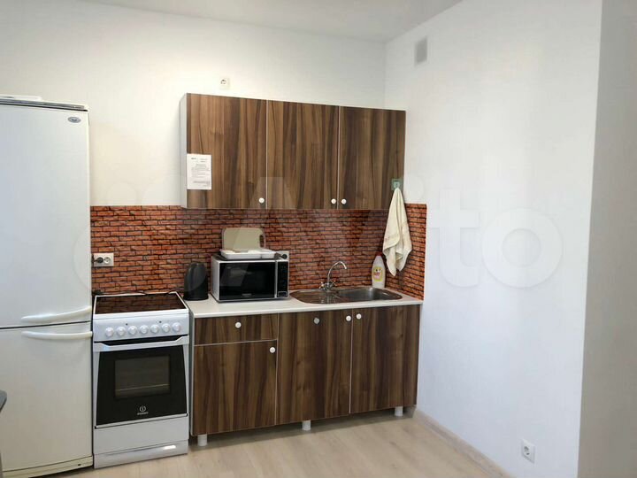 2-к. квартира, 44 м², 1/19 эт.