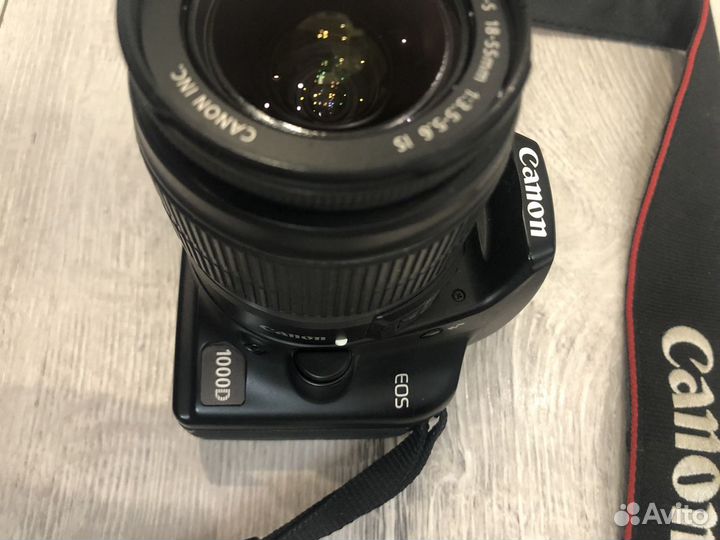 Зеркальный фотоаппарат Canon EOS 1000D