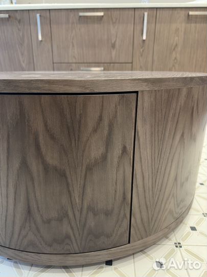 Журнальный столик на колесах