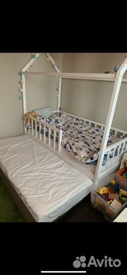 Детская кровать два спальных места