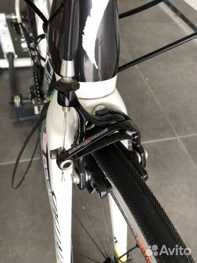 Шоссейный велосипед specialized