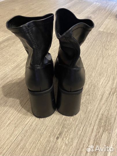 Полусапоги женские Stradivarius