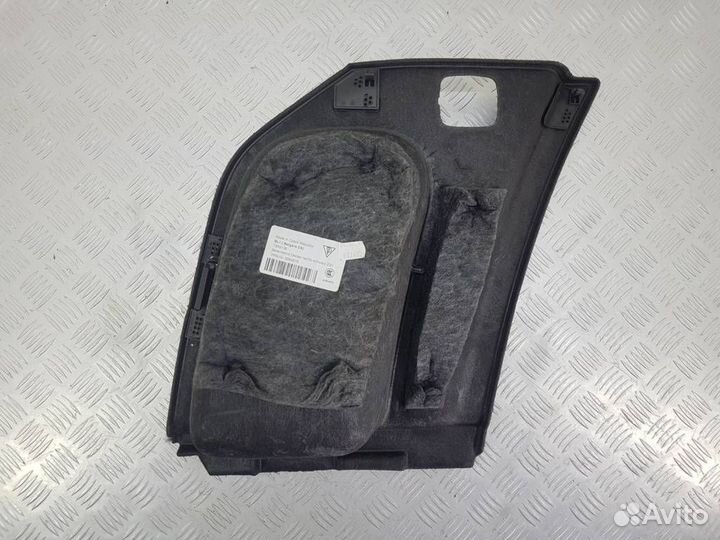 T95B135 Обшивка багажника Porsche Macan