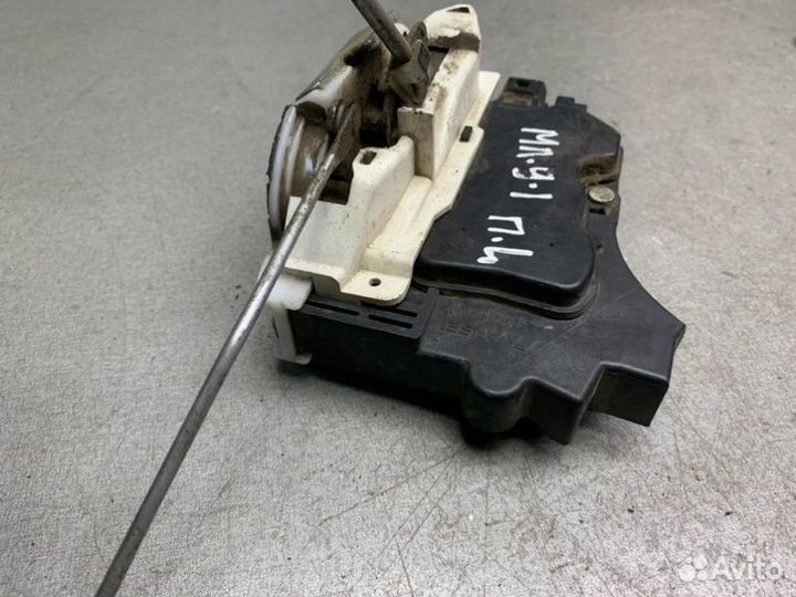 Замок двери передний левый Mitsubishi Lancer 9