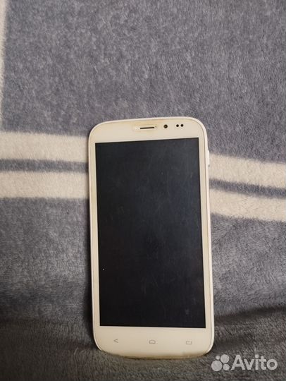 Fly IQ4404 Spark, 4 ГБ