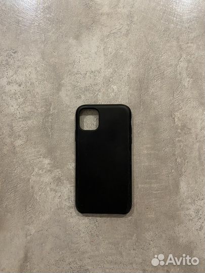 Чехол на iPhone 11