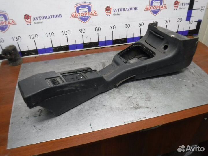 Консоль между сидений Ваз 2112 1.5 2004