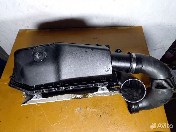 Корпус воздушного фильтра Mercedes C-Class W203