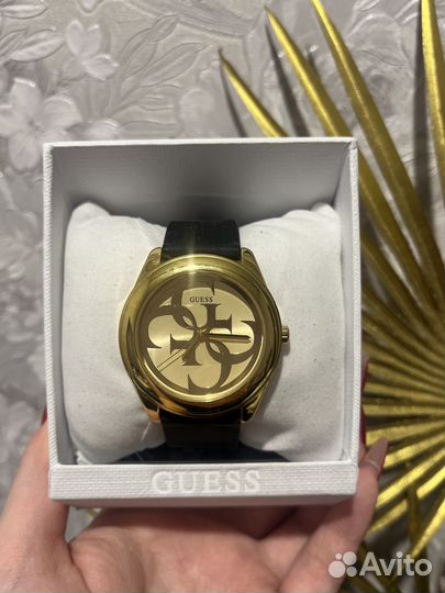 Часы guess