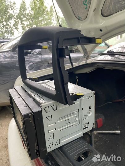 Штатная магнитола на Toyota rav 4