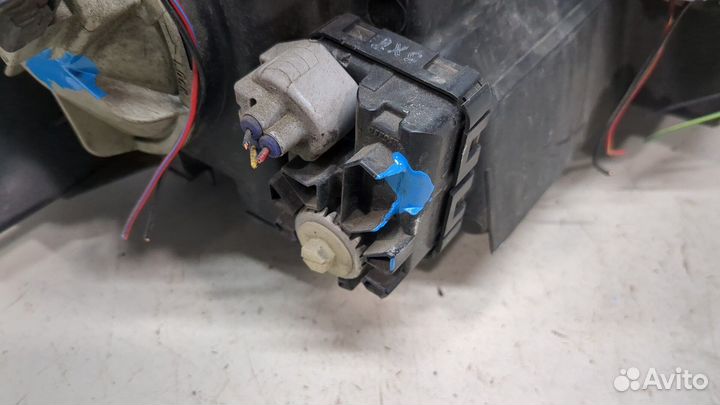 Фара (передняя) левая Mitsubishi Grandis