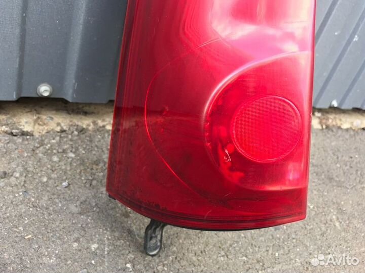 Фонарь задний левый LADA Largus 2012