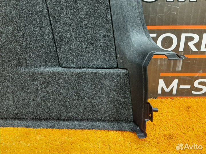 Обшивка багажника правая Volkswagen Tiguan 5N cawa