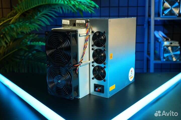 Майнер Antminer T21 190 th новый