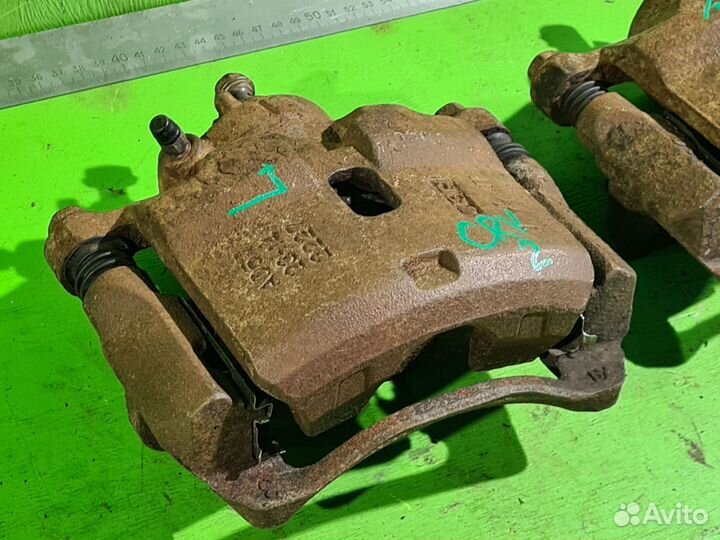 Суппорта передние для Honda CR-V 2 2002-2006