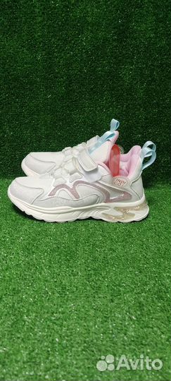 Кроссовки для девочки 35 размер новые