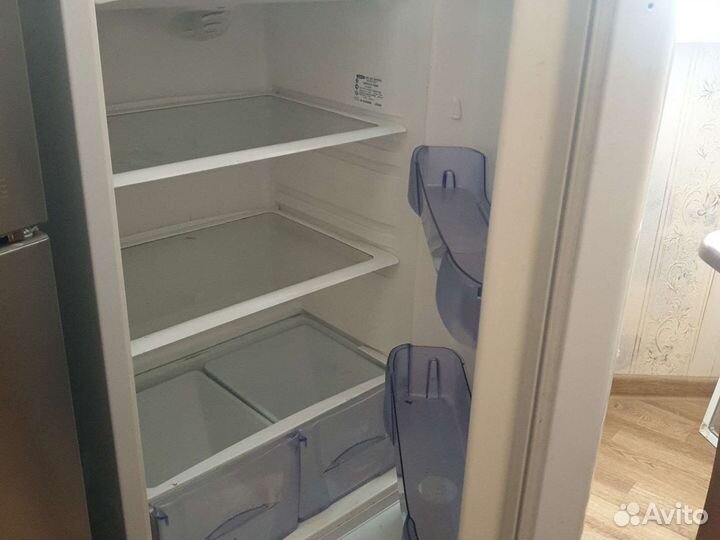 Холодильник Бирюса