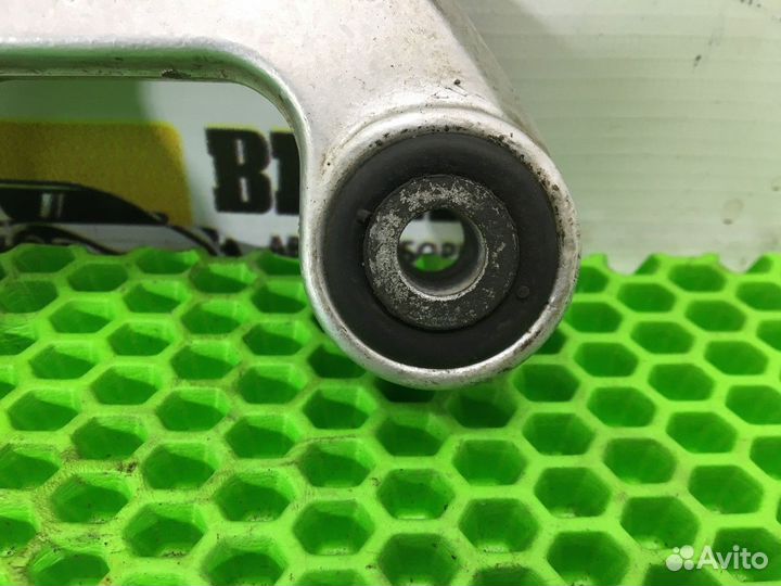 Стойка переднего стабилизатора