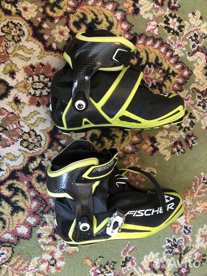 Лыжные ботинки