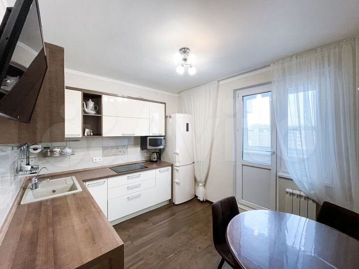 3-к. квартира, 76,6 м², 18/25 эт.