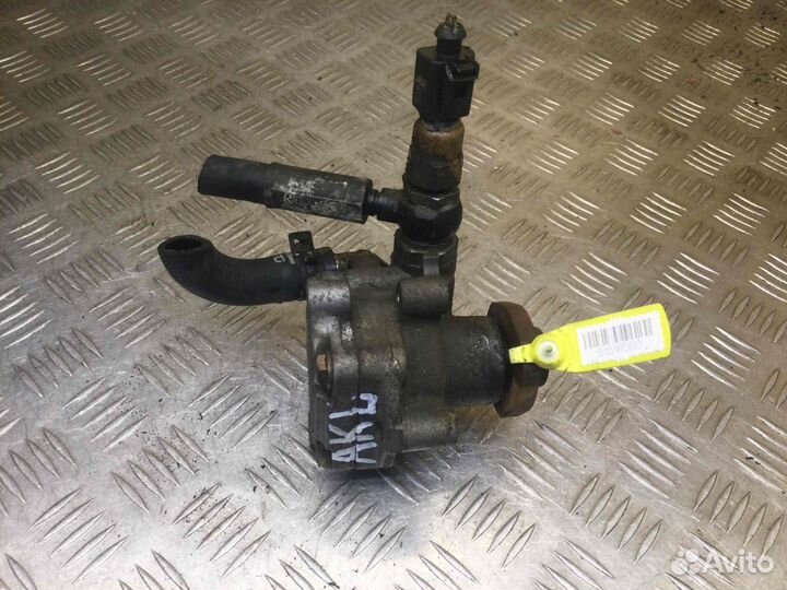 Насос гидроусилителя руля Volkswagen Golf 1J042215