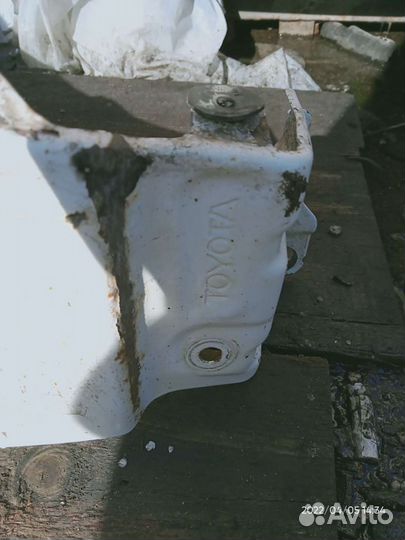 Крыло переднее правое LC 200