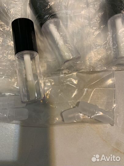 Контейнер для блеска для губ