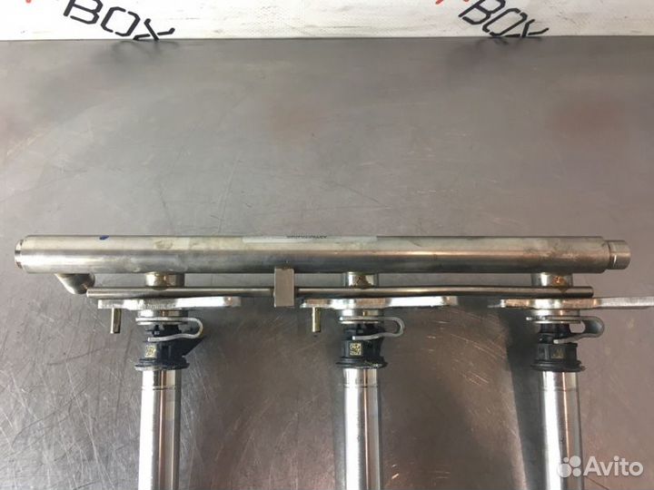 Топливная рампа Mercedes S-Class W221 M276 3.5I