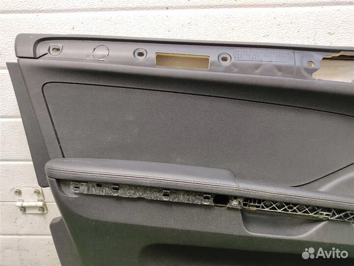 Обшивка двери передней левой Mercedes Benz ML W16