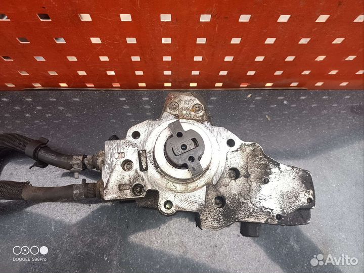 Топливный насос Mercedes Benz 2.7 cdi