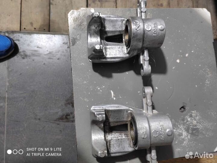 Суппорт Toyota avensis 2