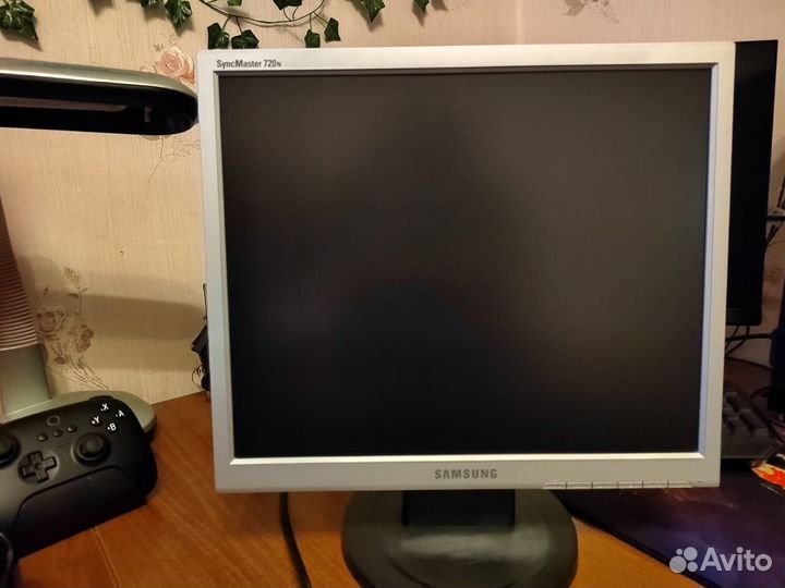Монитор Samsung SyncMaster 720n